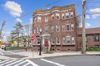 221 Shurtleff St Unit 1, Chelsea, MA 02150