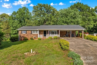 157 E Meadowview Dr, Statesville, NC 28625