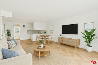 7712 Paseo Del Rey Unit 8, Los Angeles, CA 90293