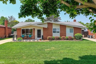 35697 Malibu Dr, Sterling Heights, MI 48312