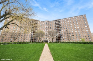 7141 N Kedzie Ave Unit 903, Chicago, IL 60645