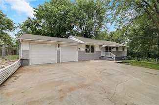 2700 Englewood Terrace, Independence, MO 64052