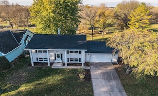 513 Linda Dr, Eagle Lake, MN 56024