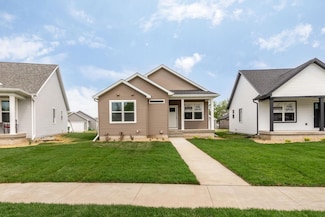 124 Axlewood Dr, Waterloo, IA 50701