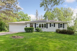 3602 Robin Ln, Hopkins, MN 55305