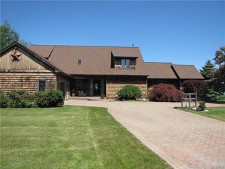 3171 W Lake Rd, Wilson, NY 14172