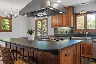 12914 Portland Ave, Burnsville, MN 55337