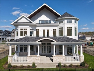 71 1st St, Oakmont, PA 15139