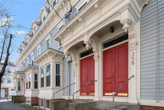 356 Carpenter St Unit 4, Providence, RI 02909