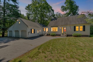 286 Littlefield Rd, Wells, ME 04090