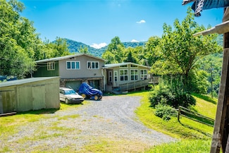 9486 Meadow Fork Rd, Hot Springs, NC 28743