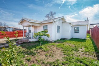 203 E Moneta Ave, Bakersfield, CA 93308