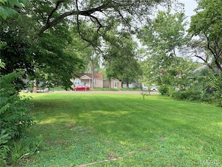 908 E Washington Ave, Greenville, IL 62246