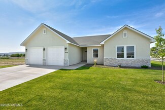 4608 W Larch Ave, Yakima, WA 98903