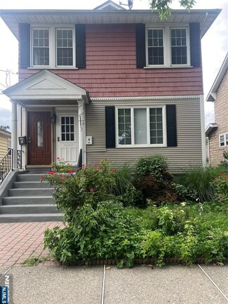 32 Maple St, Ridgefield Park, NJ 07660