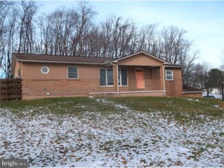 261 W Cherry St, Ringtown, PA 17967