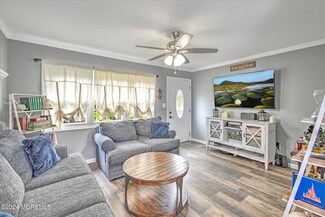 15 Otterson Rd, Freehold, NJ 07728