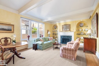 130 E 75th St Unit 10 E, New York, NY 10021