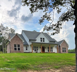 215 Louise Rd, Byhalia, MS 38611