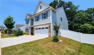 4105 Medina Ct, Pfafftown, NC 27040