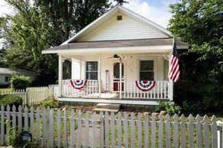 113 E High St, Redkey, IN 47373