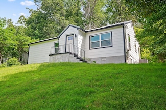 400 Hollywood Dr, Rossville, GA 30741