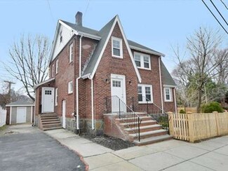 30 Pine Ridge Rd, Mattapan, MA 02126