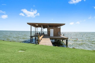 145 Bluewater Dr, Pointblank, TX 77364