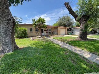 318 Sprucewood Ln, San Antonio, TX 78216