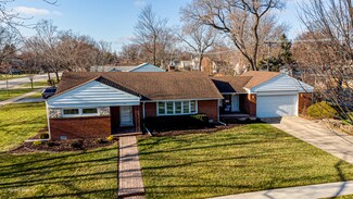 350 S We go Trail, Mount Prospect, IL 60056