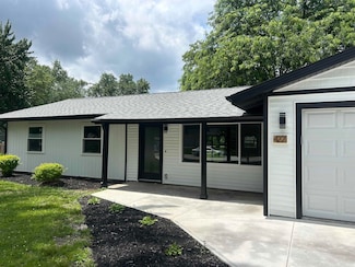 4221 Oakleaf Dr, Fort Wayne, IN 46815