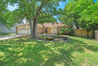 1517 Willow Wood Dr, Azle, TX 76020