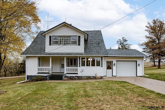 104 E Sousek Ave, Prague, NE 68050