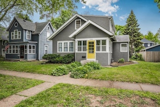 2136 Temple Ct, Saint Paul, MN 55104