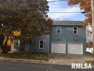 112 N Creamery St, Eureka, IL 61530