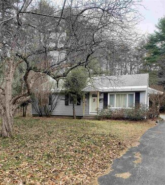 97 Summer St, Newport, NH 03773
