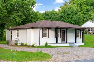 1802 Old Highway 31 E, Westmoreland, TN 37186