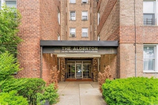 74-45 Yellowstone Blvd Unit 5G, Rego Park, NY 11374