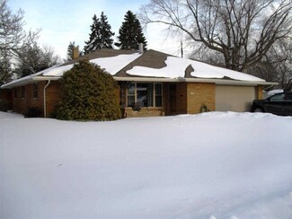 204 N Swanson Cir W, South Bend, IN 46615