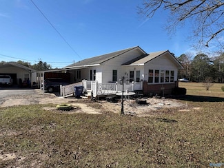 3829 Oak St, Gadsden, AL 35903