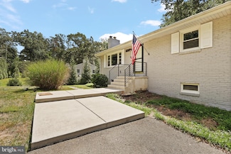 11929 Waples Mill Rd, Oakton, VA 22124