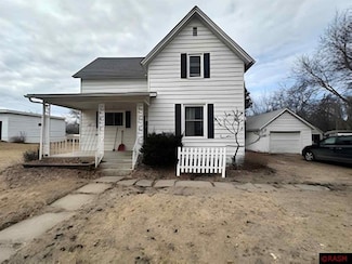 208 Dugan St S, Welcome, MN 56181