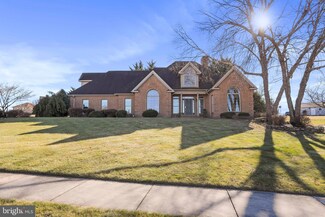 1428 Majestic Dr, Chambersburg, PA 17202