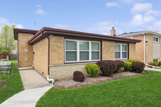 9336 Lavergne Ave, Skokie, IL 60077