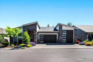 3124 NW Hidden Ridge Dr, Bend, OR 97703