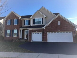 5887 Chatham Dr, Hoffman Estates, IL 60192