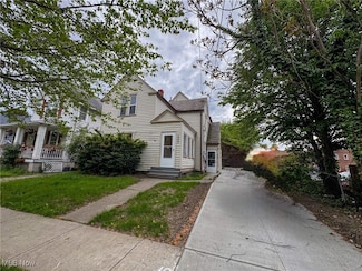 2018 Robin St, Lakewood, OH 44107