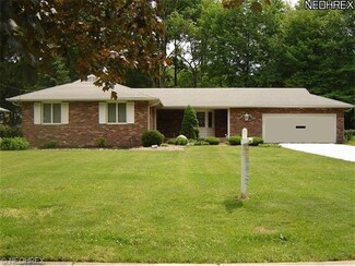 1013 W Mill Dr, Cleveland, OH 44143
