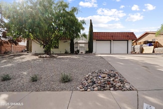 1714 Royal Dr, Las Cruces, NM 88011