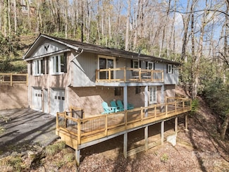 159 Long John Dr, Hendersonville, NC 28791
